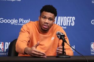 Giannis Antetokounmpo Bucks NBA