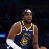 Kevon Looney rebotes Warriors