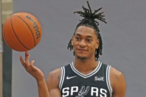 Devin Vassell extensão Spurs