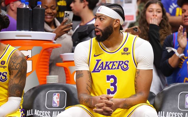 Anthony Davis derrota Lakers