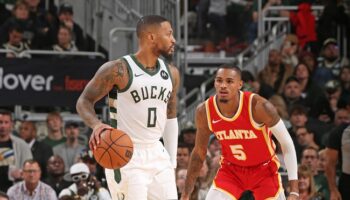 Damian Lillard Bucks Hawks