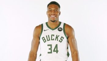 Giannis Antetokounmpo Milwaukee Bucks