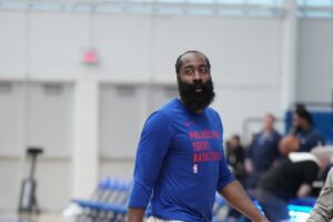 James Harden treinos troca