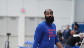 James Harden treinos troca