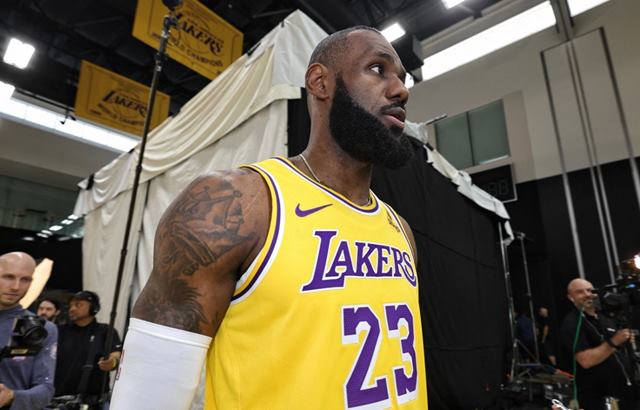 LeBron James Lakers pré-temporada