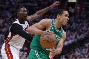 malcolm brogdon celtics troca