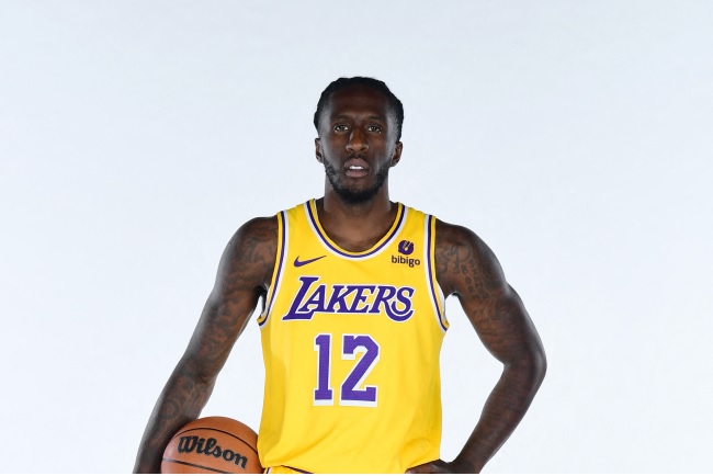 vaga titular Lakers reforço
