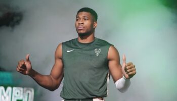 giannis antetokounmpo contrato bucks