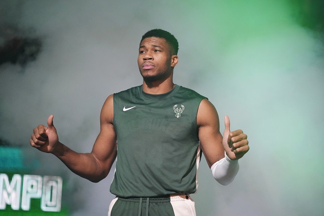 giannis antetokounmpo contrato bucks