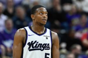 De'Aaron Fox volta Kings