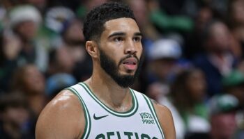 jogadores Jayson Tatum basquete