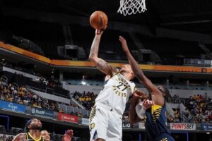 Clippers troca pivô Pacers
