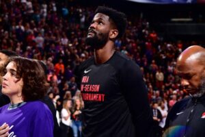 Suns reencontro Deandre Ayton