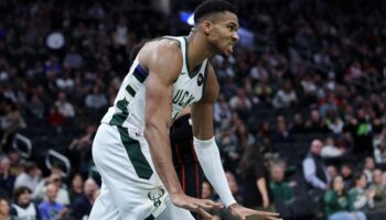 giannis antetokounmpo expulso bucks