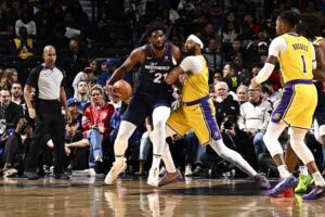 Joel Embiid 76ers Lakers