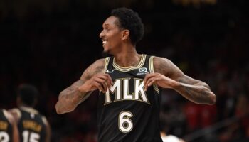 Lou Williams camisa aposentada