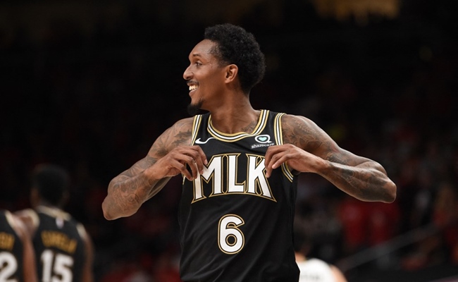 Lou Williams camisa aposentada