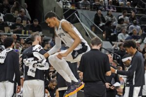 Victor Wembanyama triplo-duplo Spurs