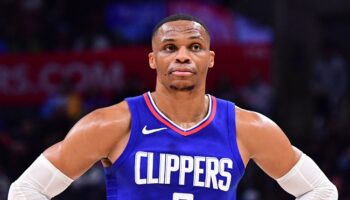 Russell Westbrook briga torcedor