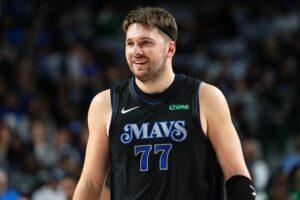 Luka Doncic triplo-duplo Mavericks