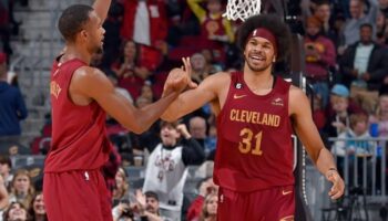 Pelicans troca pivô cavaliers