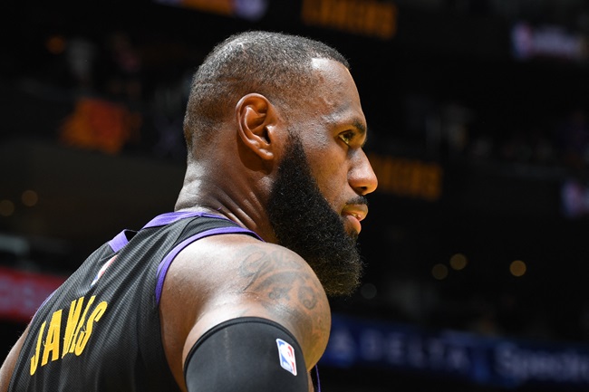 polêmica jogo Lakers Suns