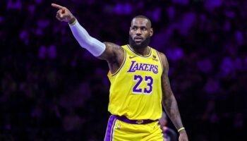 LeBron James Lakers Pelicans