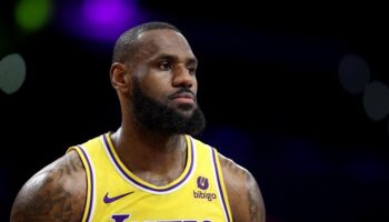 revisão NBA LeBron James