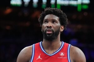 joelho Joel Embiid 76ers
