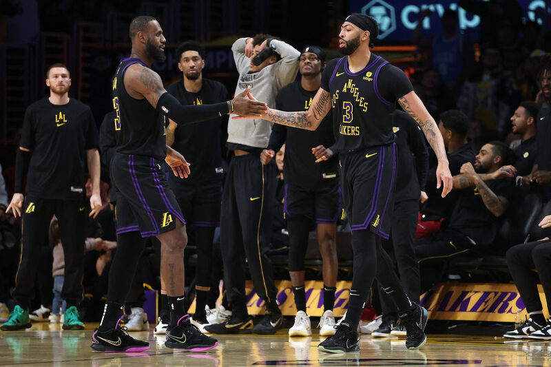 LeBron Davis Lakers Thunder