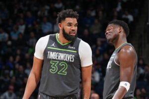Karl-Anthony Towns Chris Finch