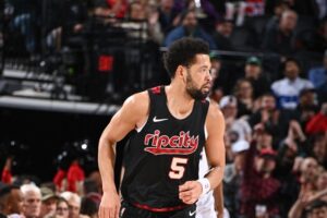 Lakers contrato jogador Blazers