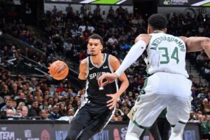 Antetokounmpo Wembanyama Bucks Spurs