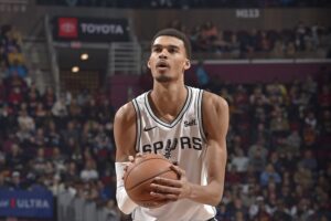 Victor Wembanyama marca Spurs