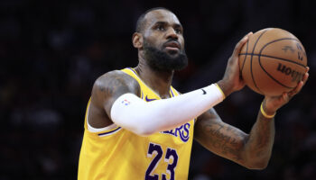 LeBron James Lakers troca