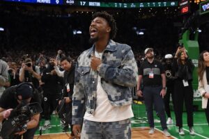 Marcus Smart troca Celtics