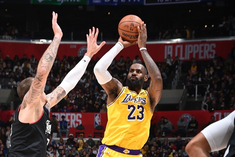 LeBron James Clippers Lakers