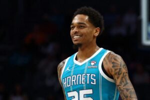 troca PJ Washington Mavericks