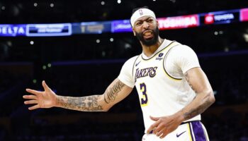 Lakers Anthony Davis troca