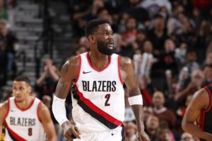 Deandre Ayton Blazers troca
