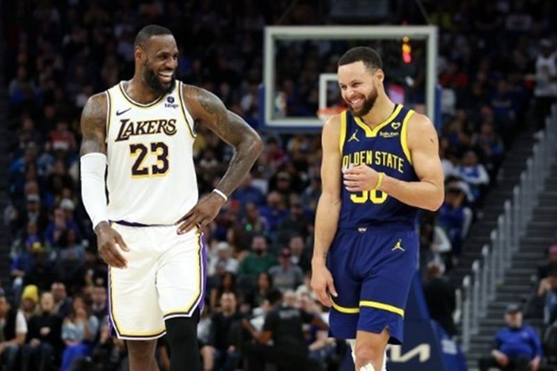 LeBron Curry Lakers Warriors