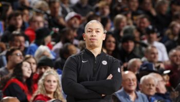 Clippers 76ers Tyronn Lue