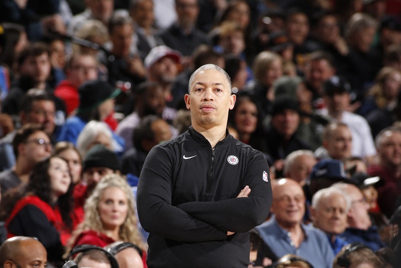 Clippers 76ers Tyronn Lue