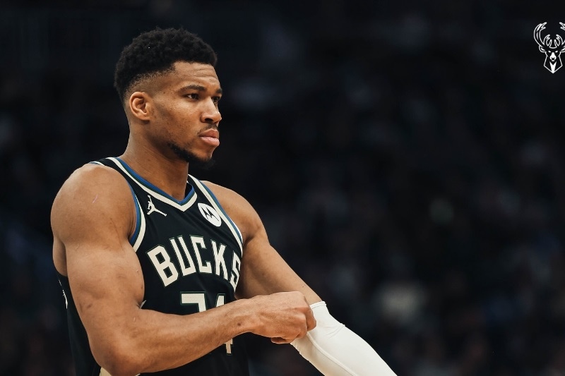 giannis antetokounmpo bucks playoffs