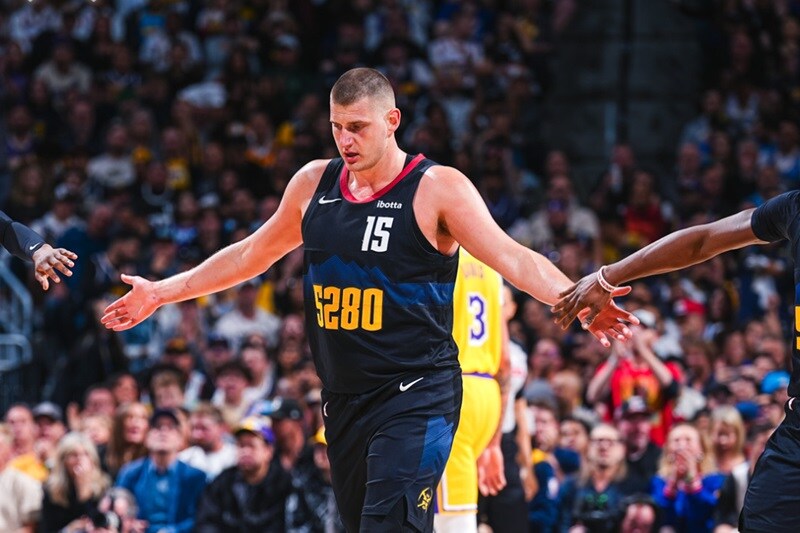 Nuggets Warriors Curry Jokic