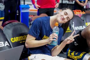 Caitlin Clark WNBA estreia