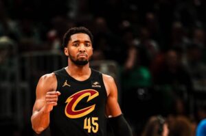 Pelicans troca Donovan Mitchell