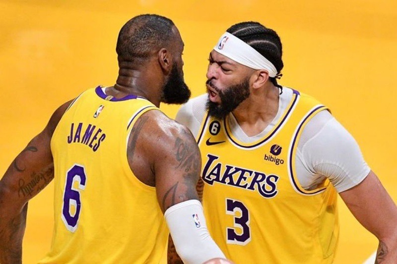 LeBron James técnico Lakers