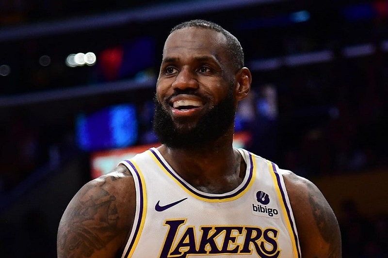Lakers contrato LeBron James