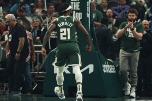 Bucks Pacers Antetokounmpo Lillard